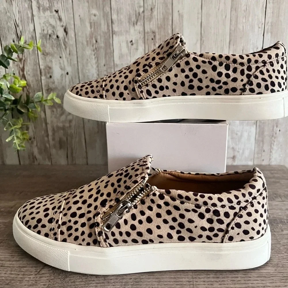 Dolce Vita Audree Animal Print Slip On Sneaker Size 6.5